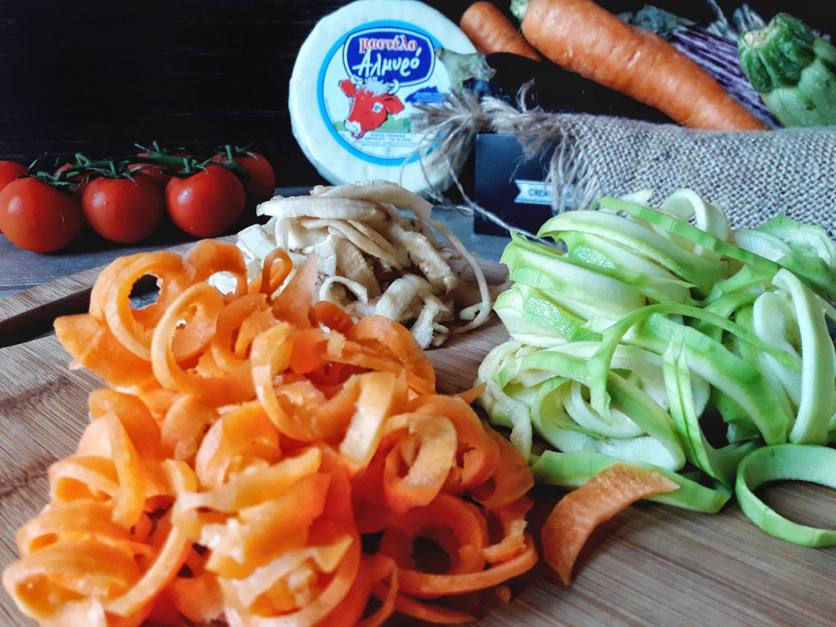 Pandora’s Kitchen | Linguine λαχανικών με αλμυρό τυρί Μαστέλο 3